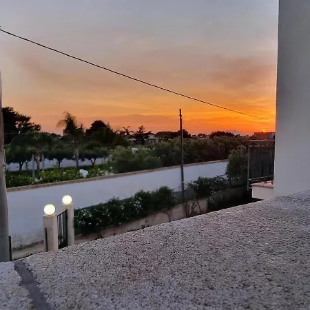 Al Vecchio Carrubo - Lovely 2-rooms House & Patio